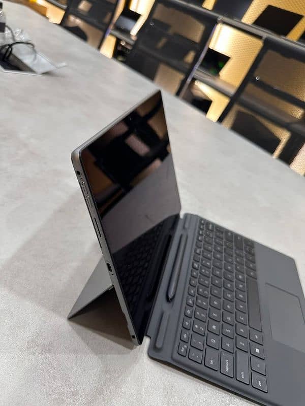 Dell Latitude 7320 Deactachable:Core i7 11th Gen:16/256 :Pen Included 3