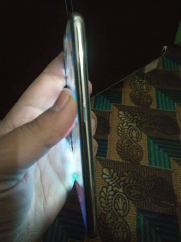 oppo f9 4/64 is in good condition 5