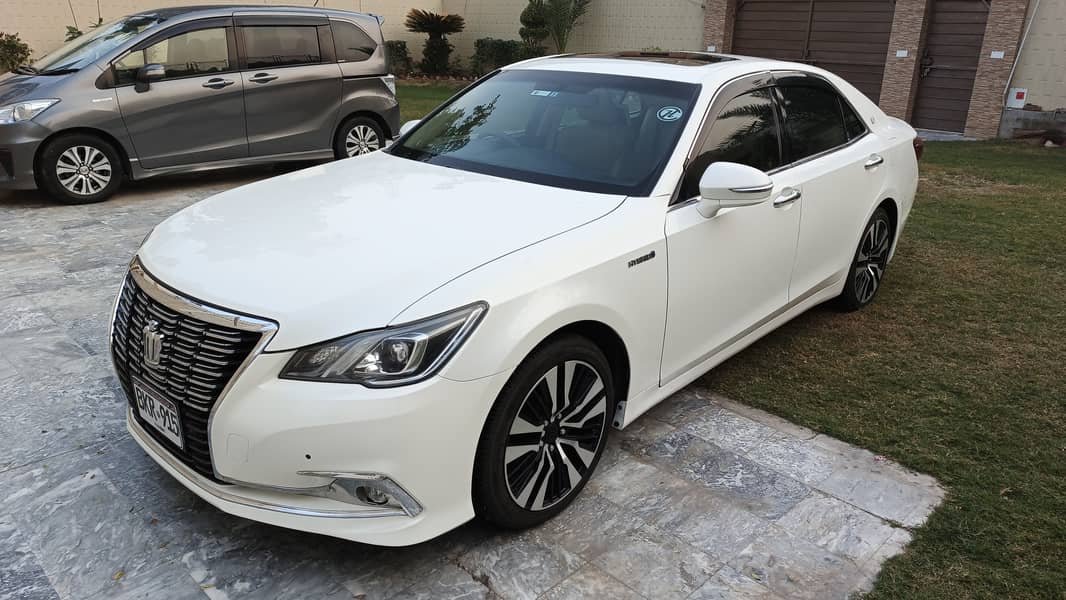 Toyota Crown 2013/17 Royal Saloon 2