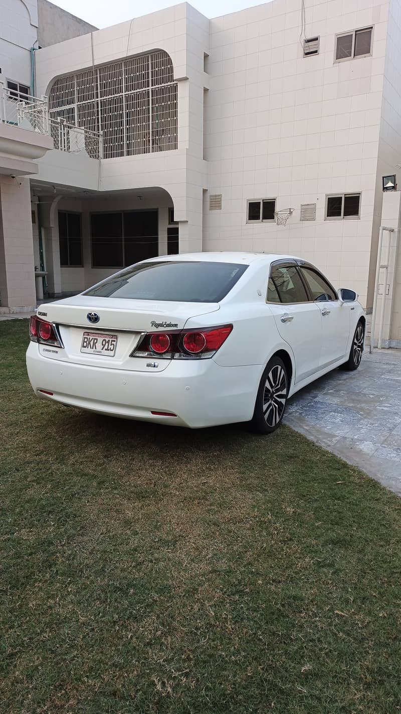 Toyota Crown 2013/17 Royal Saloon 4