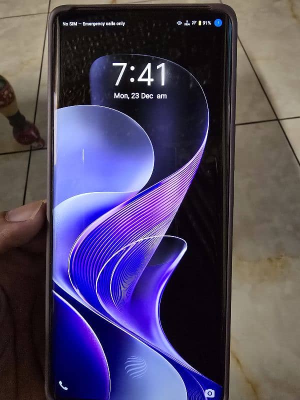 Vivo V40.12gb  256gb. purple colour. 2