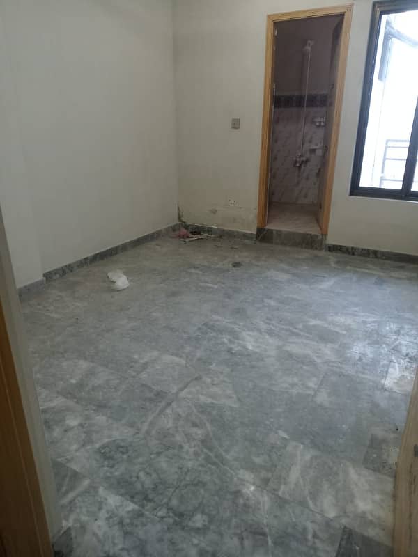 Family Apartment / Flat For Rent In Phase 5 3