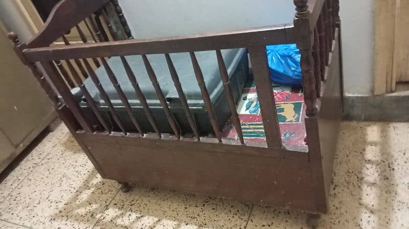 wooden kids bed 0