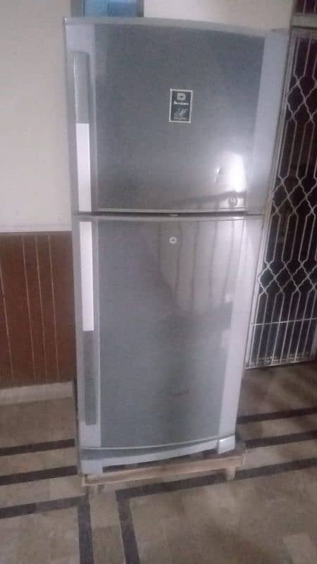 fridge  bilkul theek hn . . . . 1