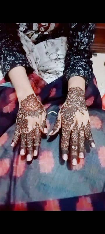 mehndi artist/mehndi designer 2