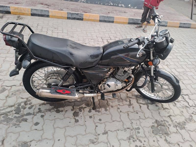 Suzuki Gs150 Bike 3