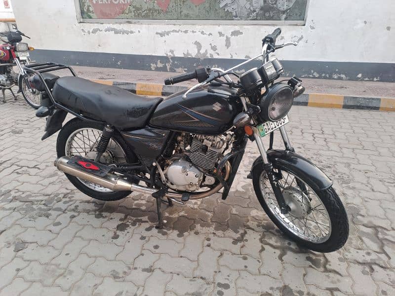 Suzuki Gs150 Bike 6