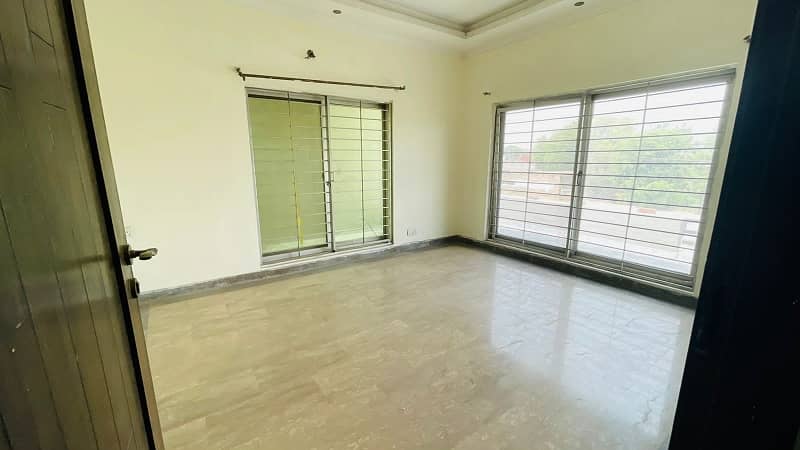 House available for silent office 8