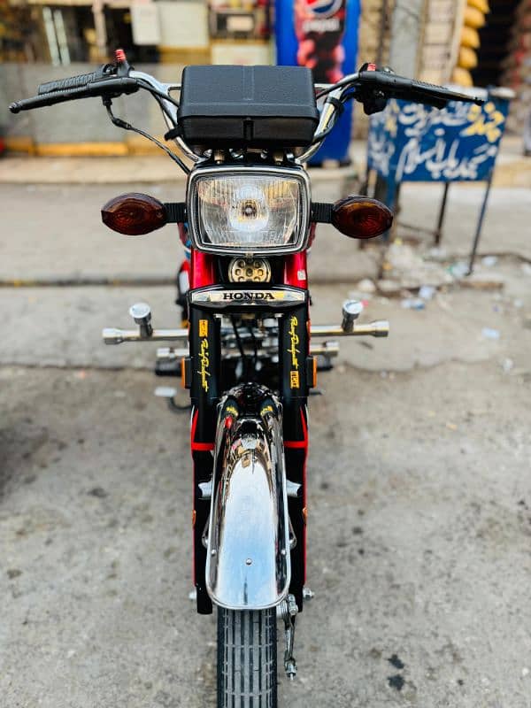 Honda 125 2024 4