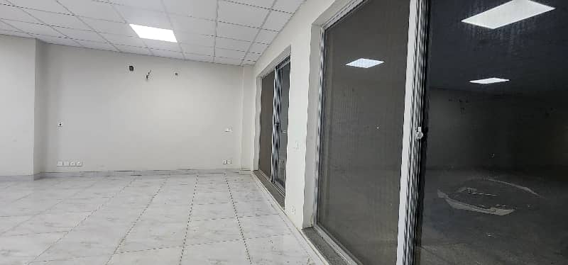 Triple Storey Building Available For Rent 5