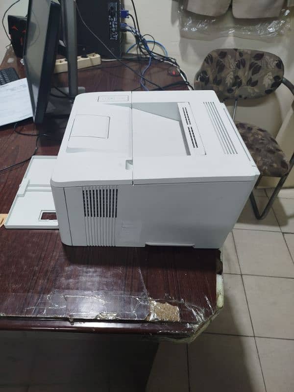 Hp Laser jet M203 dn 1