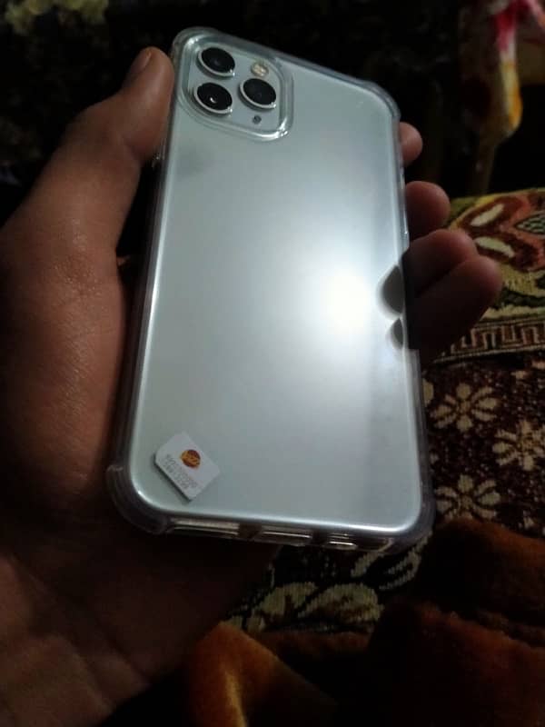 Iphone 11 Pro PTA Approved 512 GB White Colour 3