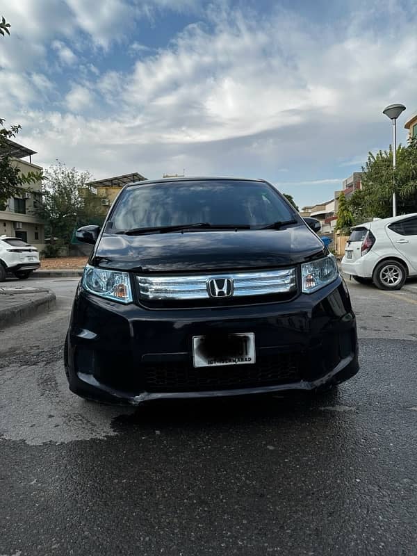 Honda freed spike hybird 2