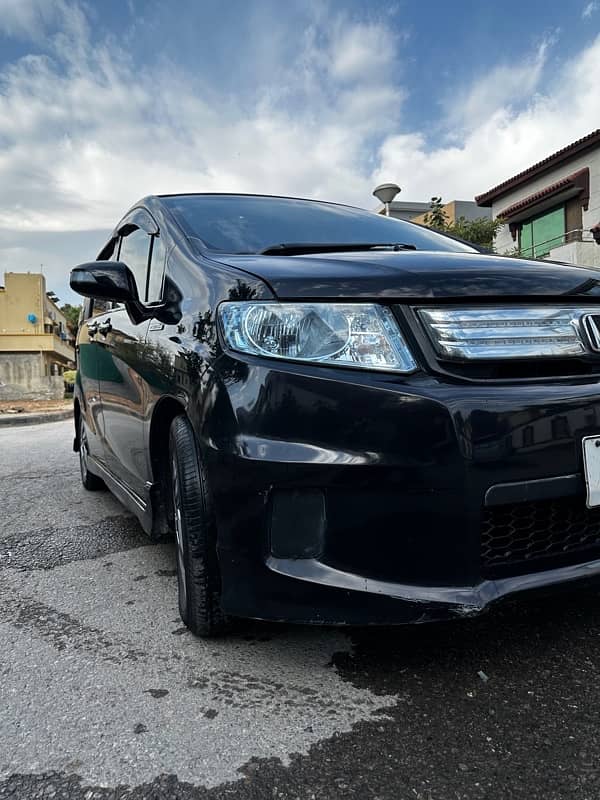 Honda freed spike hybird 4