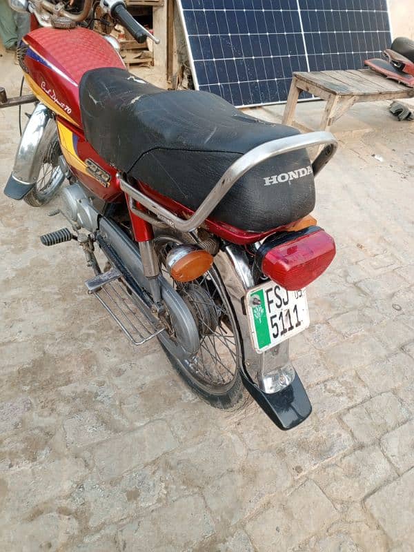 Honda 70 2005 model all document clear Faisalabad number 03067188963 6