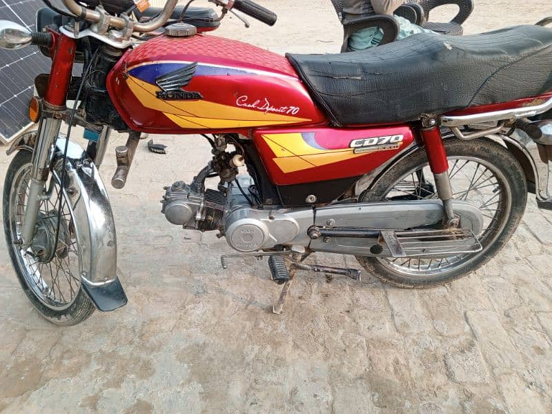 Honda 70 2005 model all document clear Faisalabad number 03067188963 8