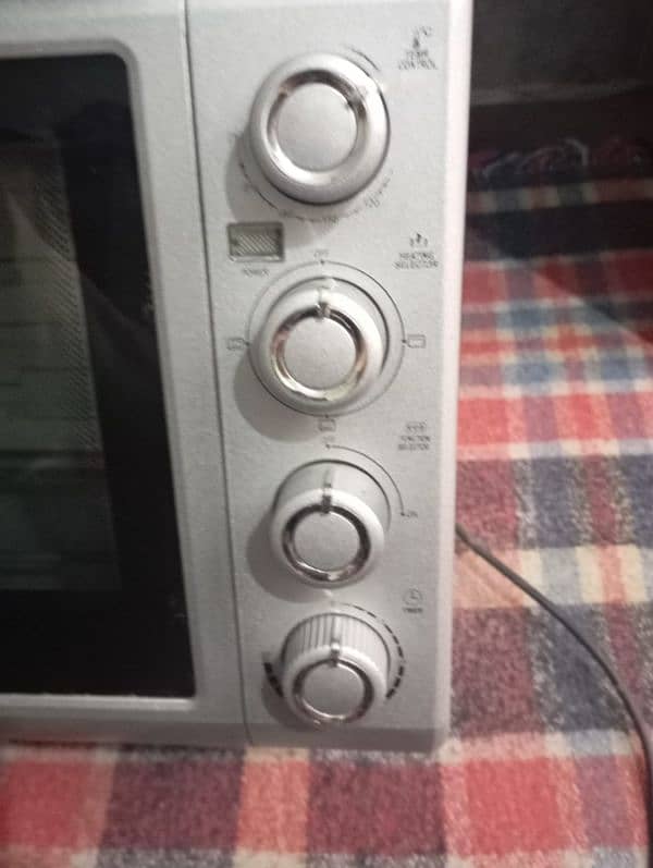 Anex Deluxe Oven Toaster AG-3067 in excellent condition. 3