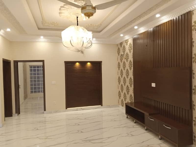 23 MARLA UPPER PORTION IS AVAILABLE FOR RENT IN VALENCIA TOWN LAHORE 1