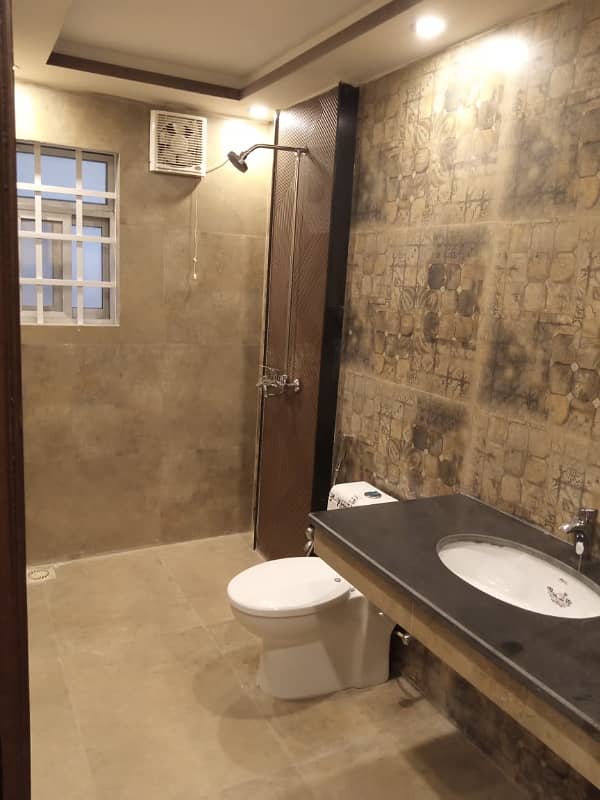 23 MARLA UPPER PORTION IS AVAILABLE FOR RENT IN VALENCIA TOWN LAHORE 2