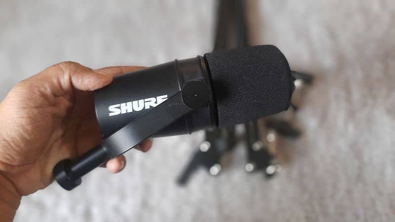 Shure MV7X Podcast Microphone 0