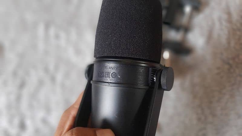 Shure MV7X Podcast Microphone 2