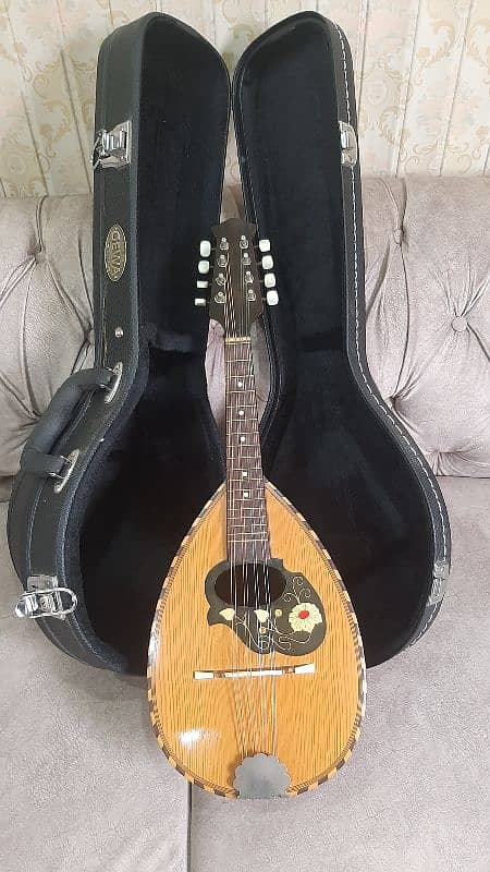 Mandolin made in England with orignal hardcase 11