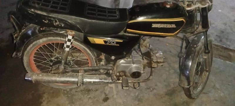 Honda 70 cc pointer 3