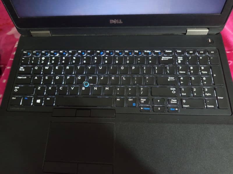 Dell Latitude E5570 0