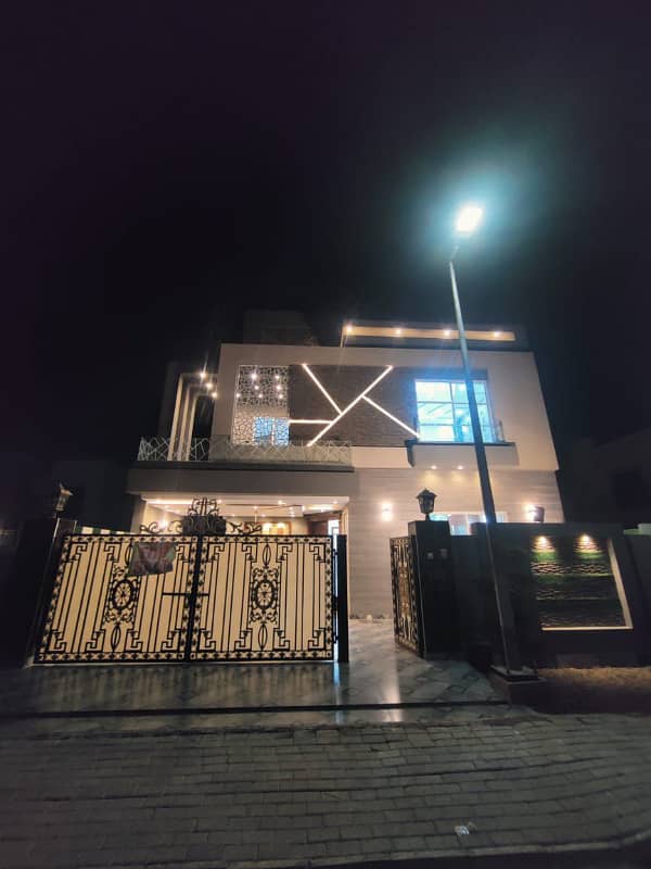 10 Marla Brand New House For Sale in Central Block Bahria Orchard Phase 1 Lahore . 1