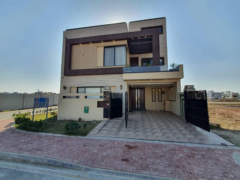 6.5 Marla Corner 80 Feet Wide Road House For Sale In OLC B Block Phase 2 Bahria Orchard Lahore Pakistan 4