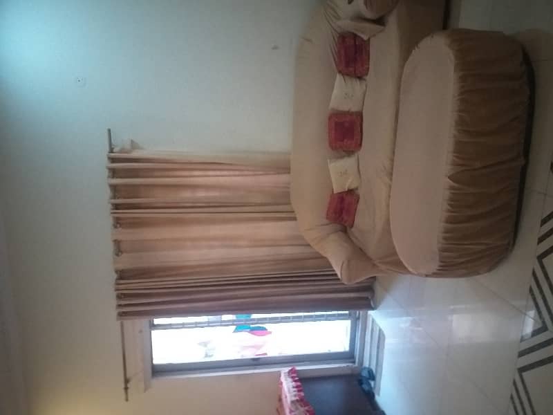 Saprat Entras Available For Rent 2bedrooms Kitchen TV Lounge 2