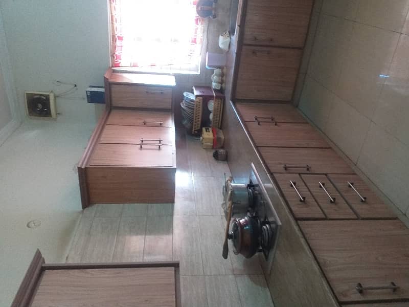 Saprat Entras Available For Rent 2bedrooms Kitchen TV Lounge 8