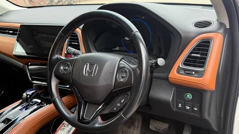 Honda Vezel Z 2015 8