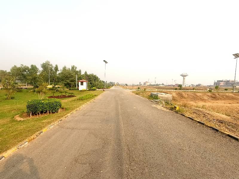 Prime Location LDA City Phase 1 Residential Plot Sized 5 Marla Is Available 5