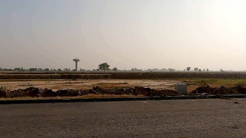 Prime Location LDA City Phase 1 Residential Plot Sized 5 Marla Is Available 24