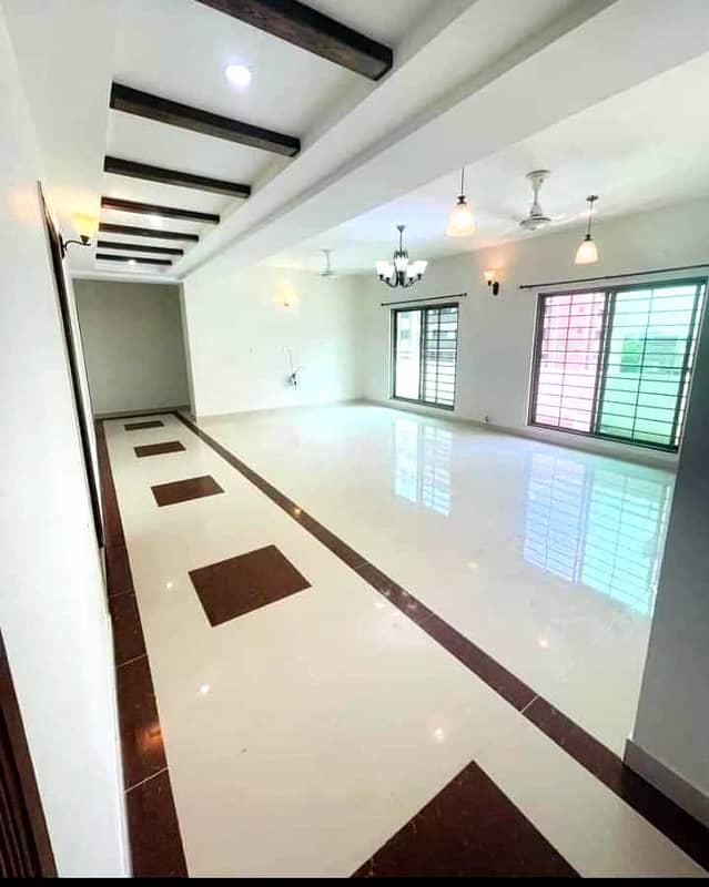 10 Marla 3 Bed Modern Apartment Available For Sale in Askari 11 1