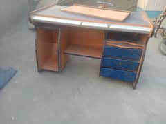 Computer table good condition ma hai