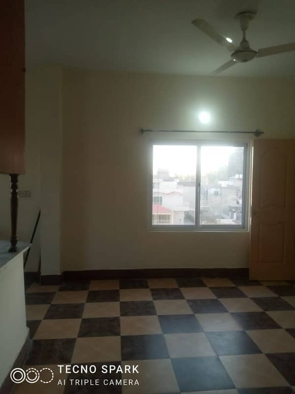 2 bed room family flat for rent 1