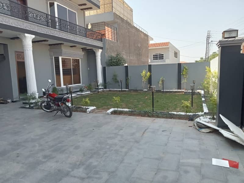 Brand New 1 Kanal Home For Sale 0