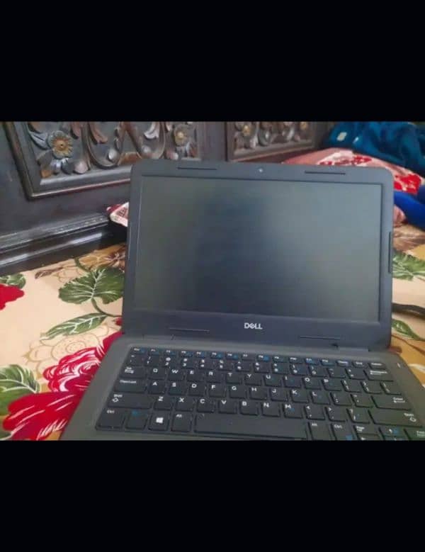 Dell latitude 3300 core i3 7 gen 1