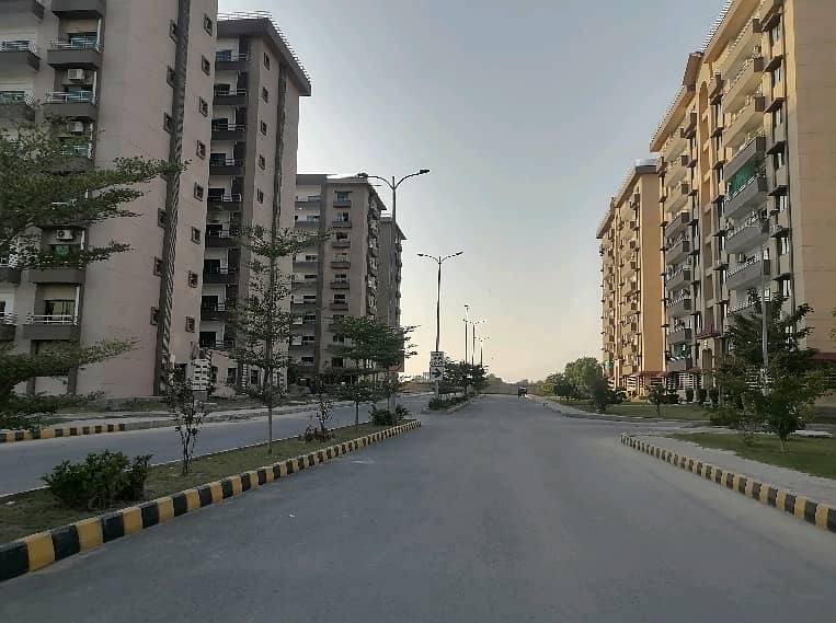 A Great Choice For A 12 Marla Flat Available In Askari 11 Sector B Apartments 1