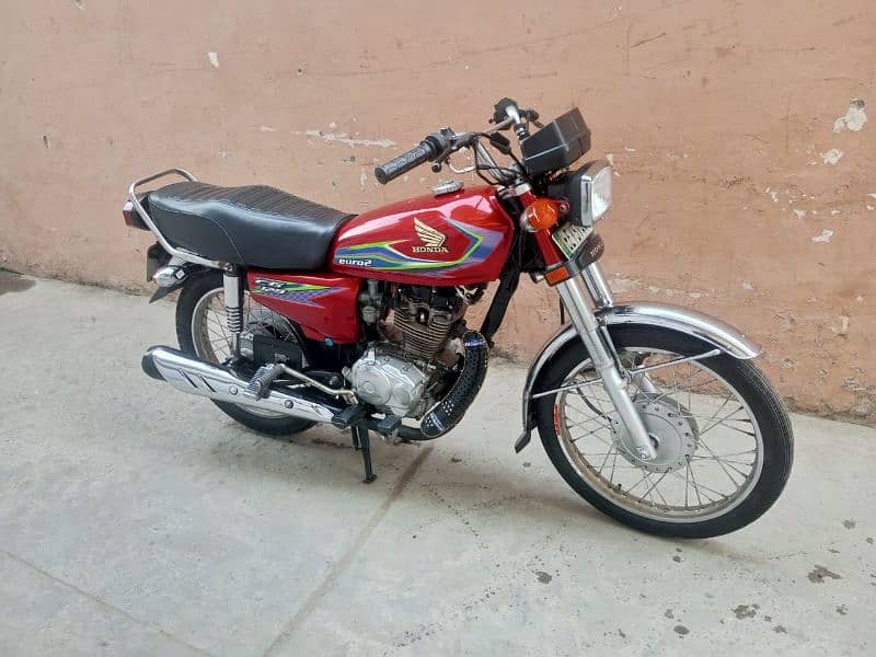 Honda 125 Model 2017 Lahore Number 18