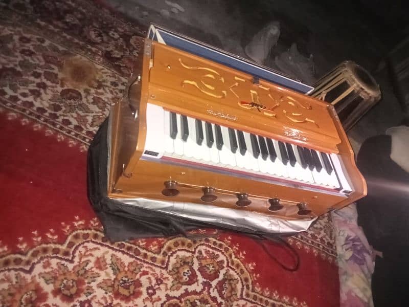 Harmonium 1