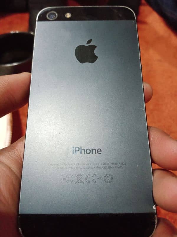 iphone 5 black color. 2