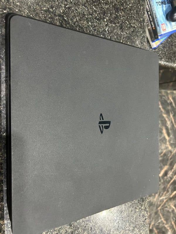 PS4 slim 500 go 10/10 3