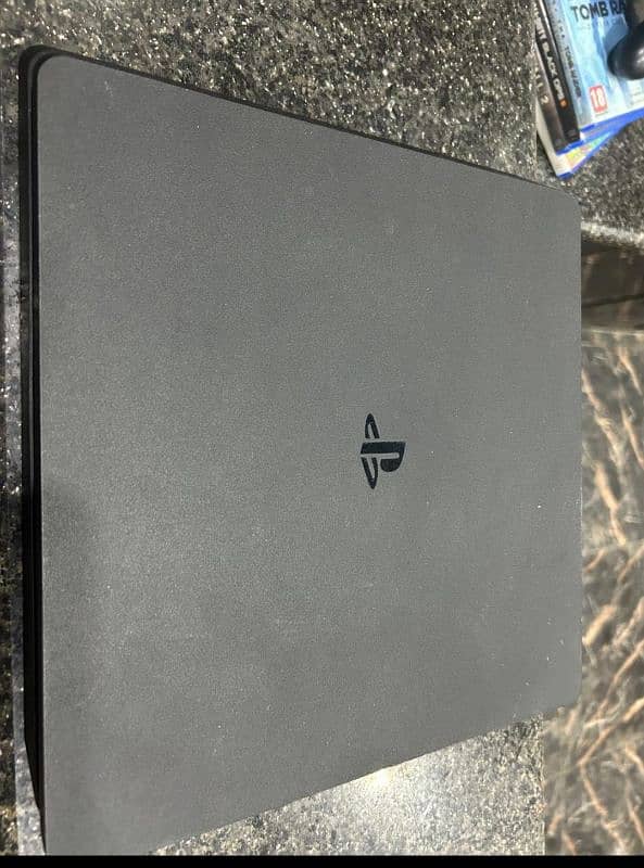 PS4 slim 500 go 10/10 4