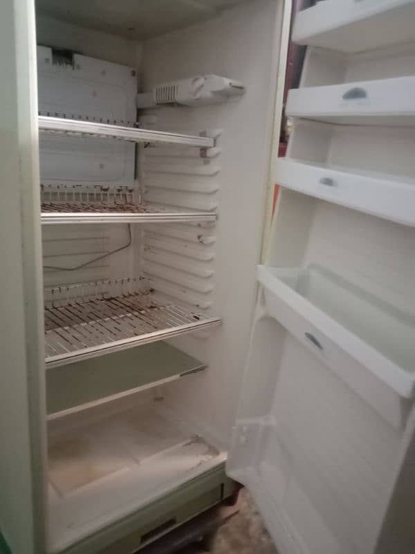 Dawnlance fridge for sale condition 10/8 door problem only 2