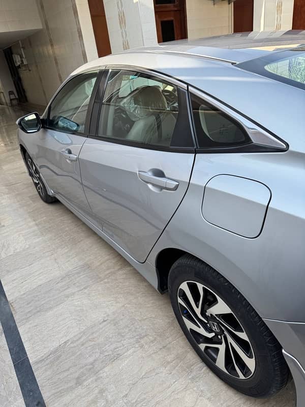 Honda Civic 1.8 i-VTEC ORIEL 2019 5