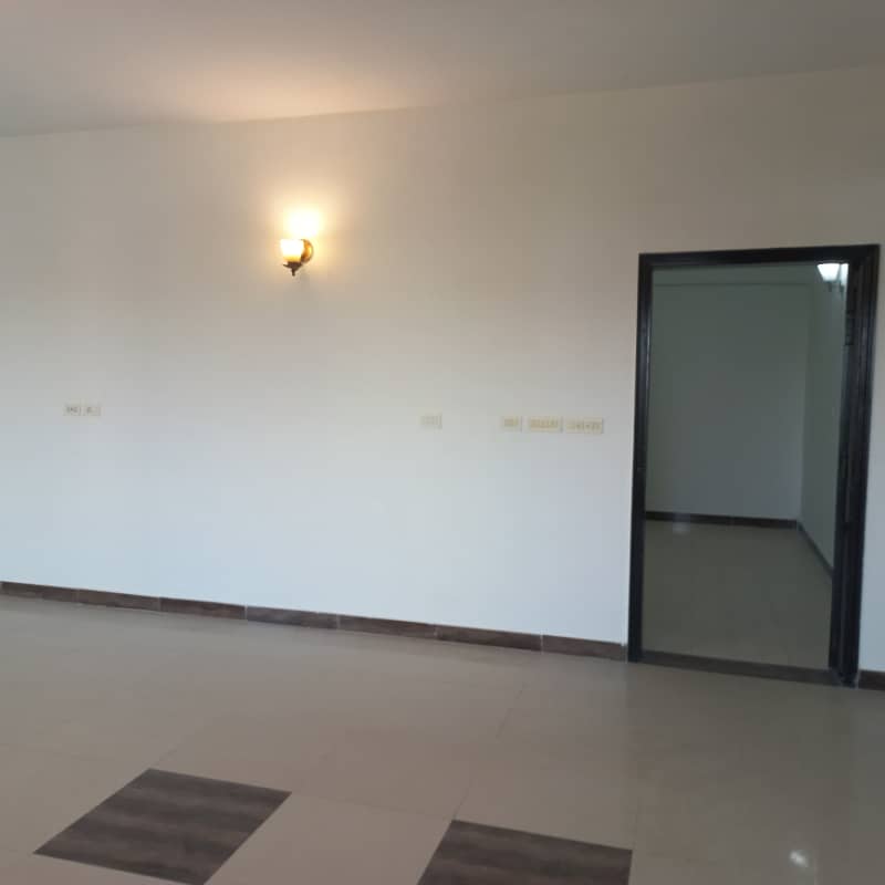 4-Bedroom Flat For Rent In Sector B Askari 11 Lahore 2