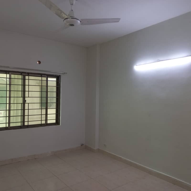 4-Bedroom Flat For Rent In Sector B Askari 11 Lahore 9